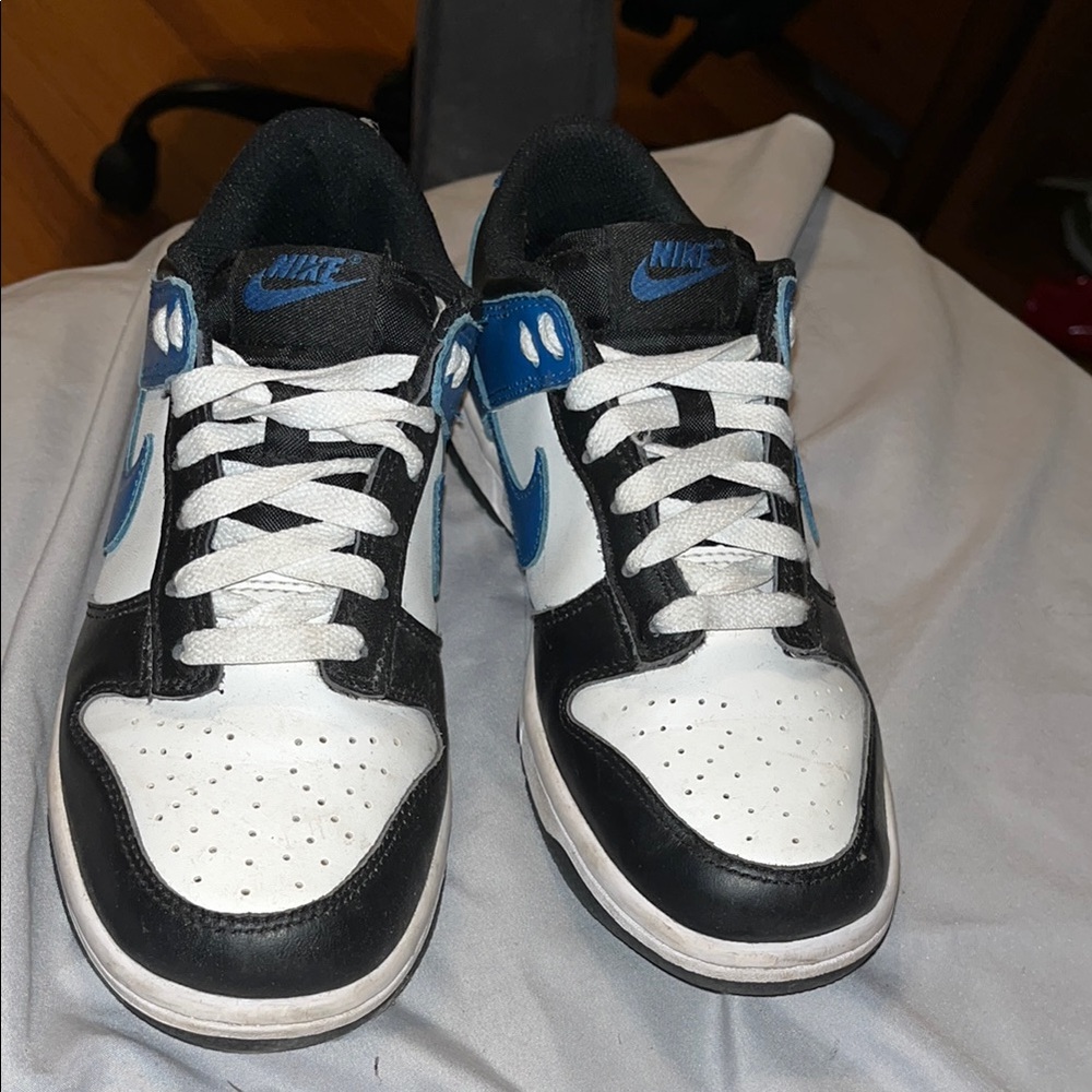 Nike Men's Black and Blue Sneakers